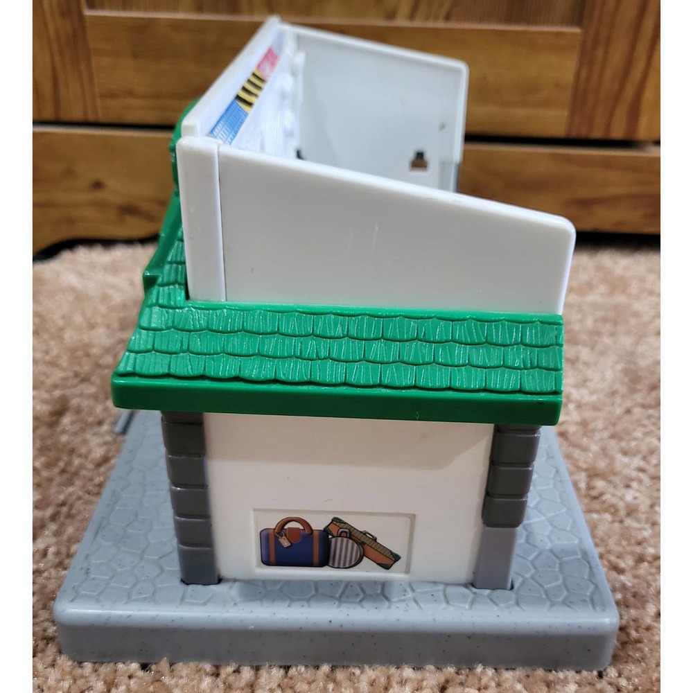 Fisher Price GeoTrax Train Depot Station 4 Remote Control Docking Station - Picture 6 of 6